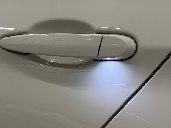 BMW 320i 6 of 24