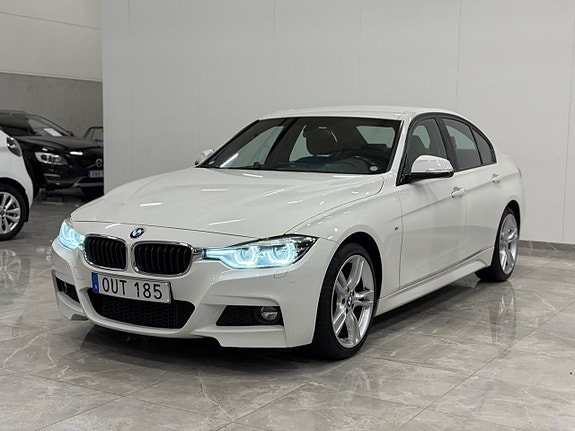 BMW 320i 4 of 24