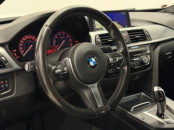 BMW 320i 10 of 24
