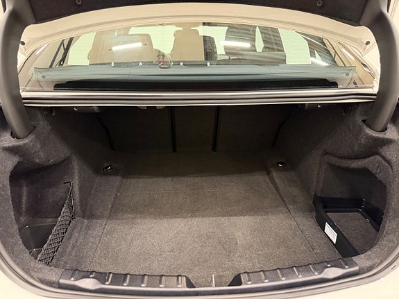 BMW 320i 24 of 24