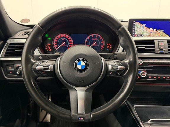 BMW 320i 16 of 24