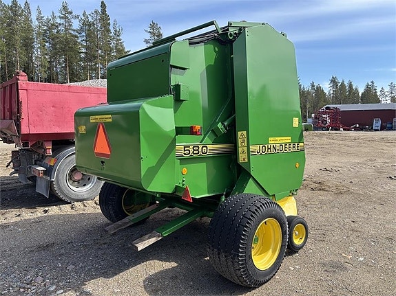 John Deere 580 rundbalspress 3 of 3