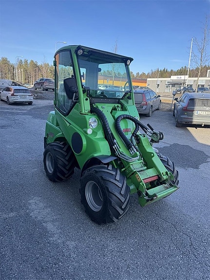 Avant 528 med hytt 2 of 5