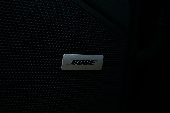 Porsche Cayenne 11 of 13