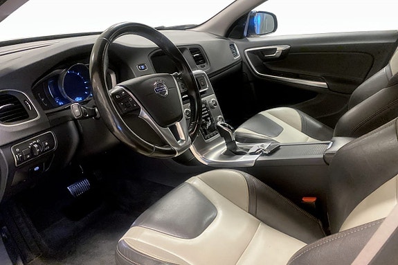 Volvo V60 Cross Country 5 of 9