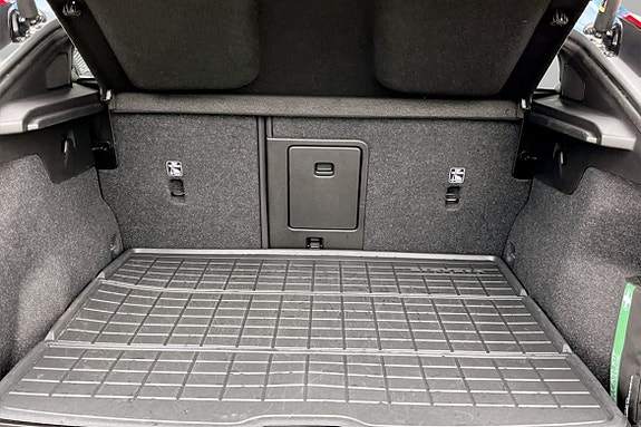 Volvo C40 9 of 9