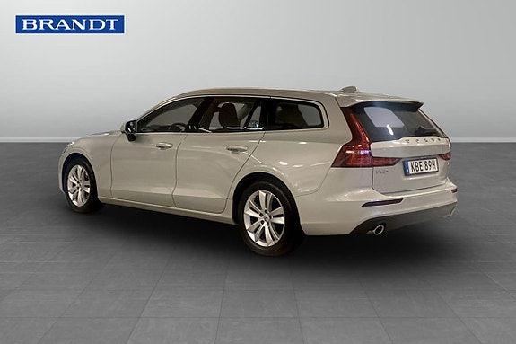 Volvo V60 2 of 12