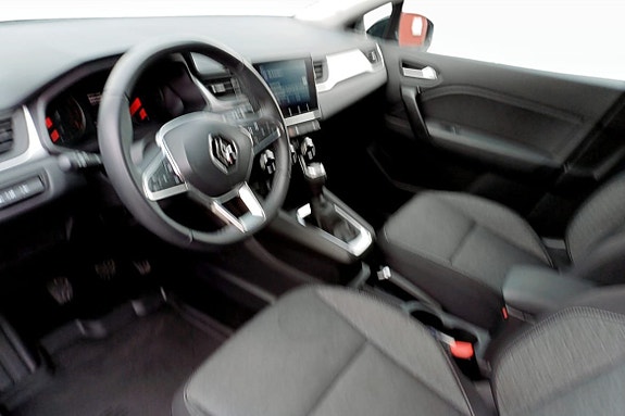 Renault Captur 5 of 9