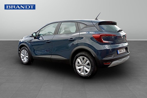 Renault Captur 2 of 9