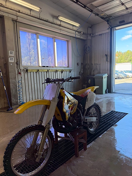 Suzuki Rm250 4 of 5