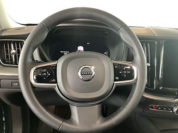Volvo XC60 10 of 13