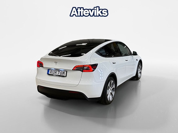 Tesla Model Y 3 of 15