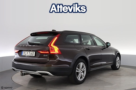 Volvo V90 Cross Country 3 of 13