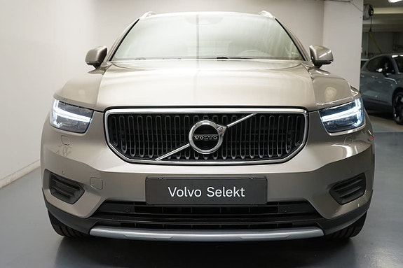 Volvo XC40 15 of 16