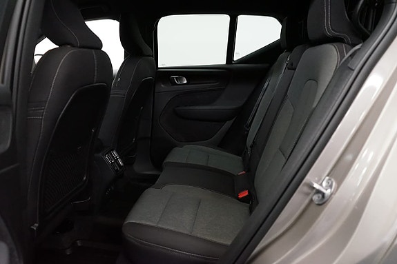 Volvo XC40 7 of 16