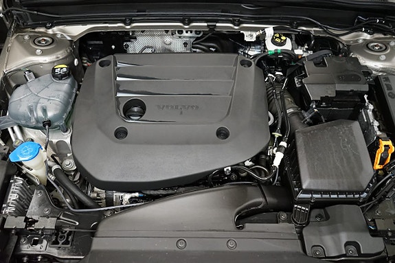 Volvo XC40 10 of 16