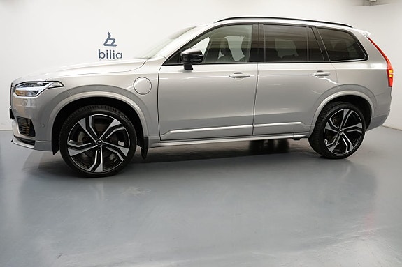Volvo XC90 2 of 27