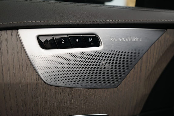 Volvo XC90 16 of 27
