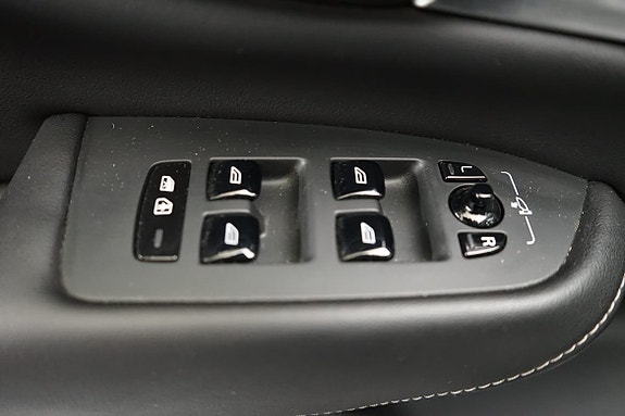 Volvo XC90 15 of 27