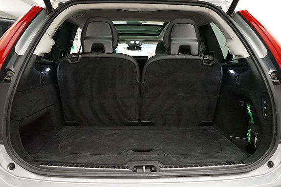 Volvo XC90 10 of 27