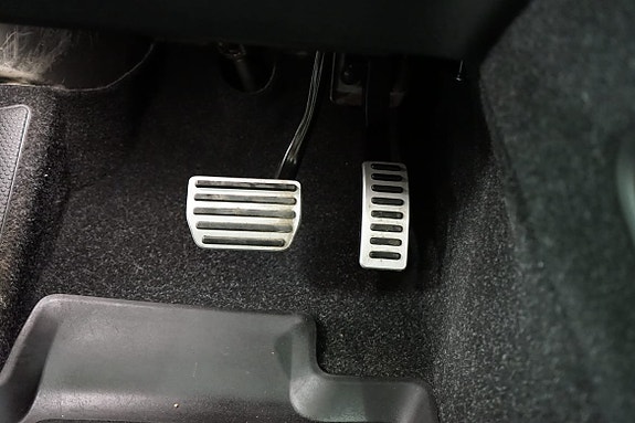 Volvo XC40 14 of 21