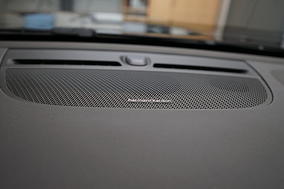 Volvo XC40 15 of 21