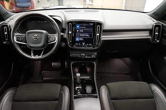 Volvo XC40 5 of 21