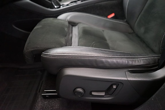 Volvo XC40 13 of 21