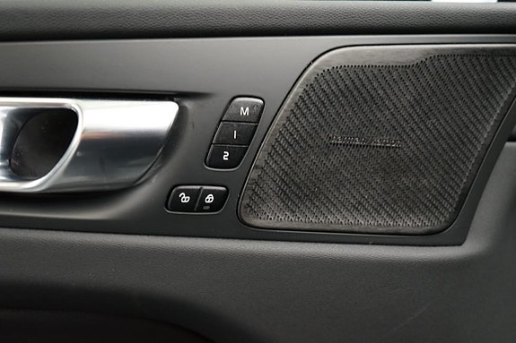 Volvo XC60 12 of 22