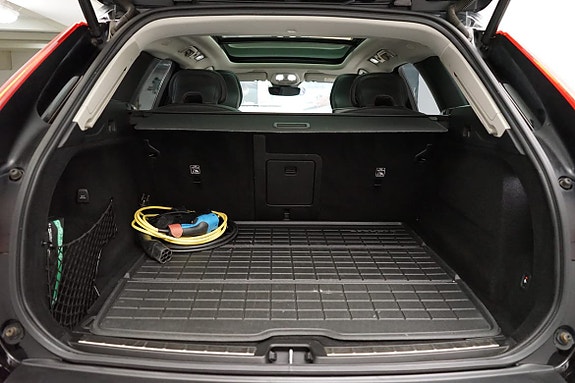 Volvo XC60 8 of 22