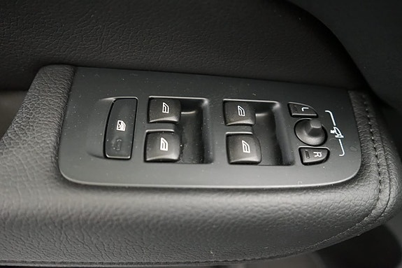 Volvo XC60 11 of 22