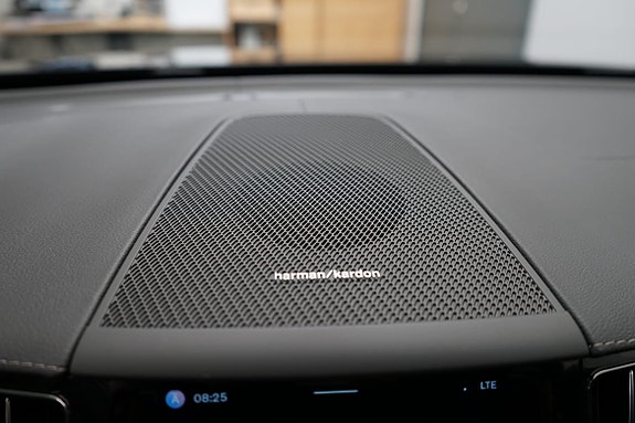 Volvo XC60 15 of 22