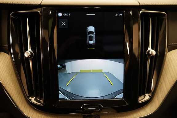 Volvo XC60 16 of 22