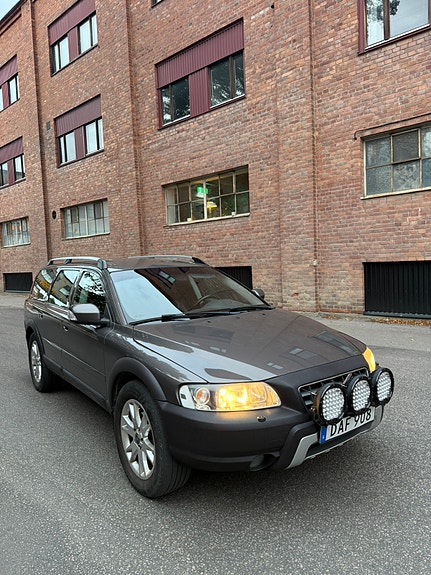 Volvo XC70 3 of 10