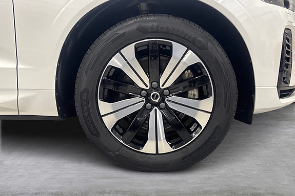 Volvo XC60 14 of 22