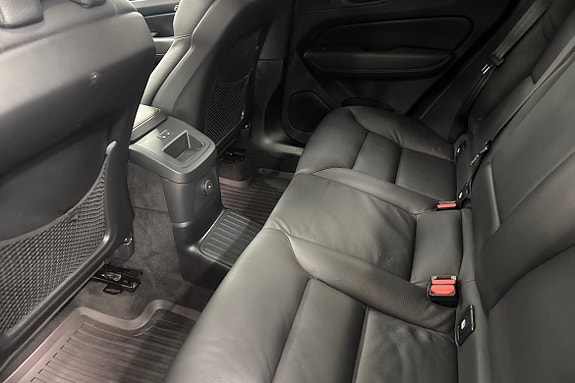 Volvo XC60 12 of 22