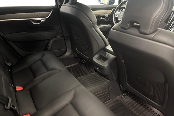 Volvo V90 Cross Country 11 of 21