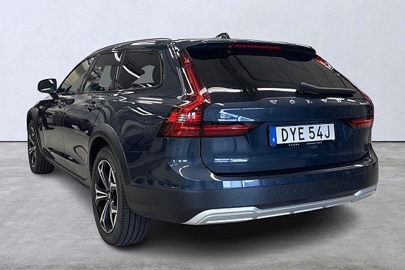 Volvo V90 Cross Country 4 of 21