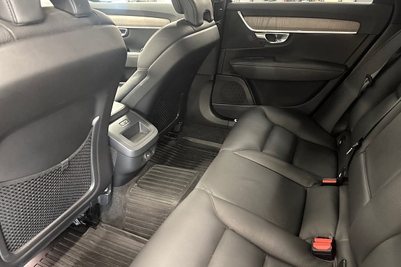 Volvo V90 Cross Country 12 of 21
