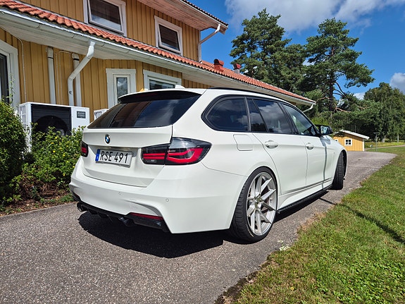 BMW 320d 2 of 7