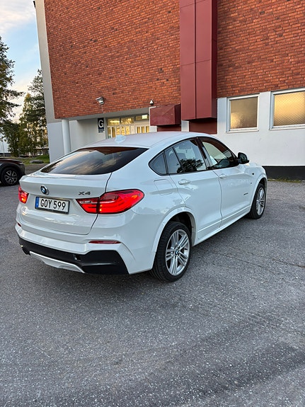 BMW X4 3 of 6