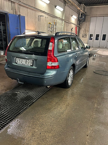 Volvo V50 3 of 8