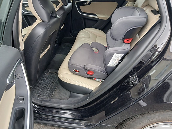 Volvo V60 6 of 8