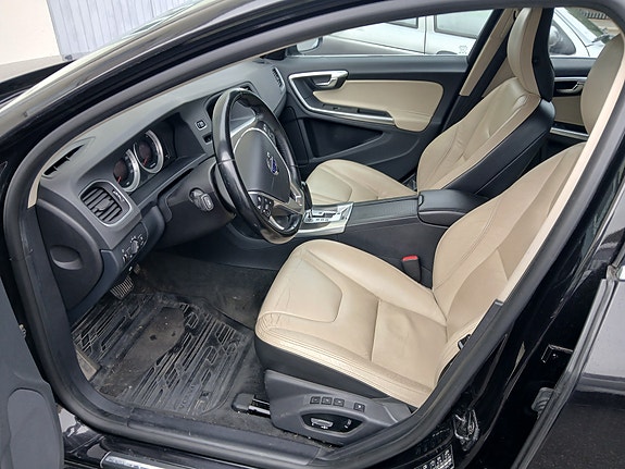 Volvo V60 5 of 8