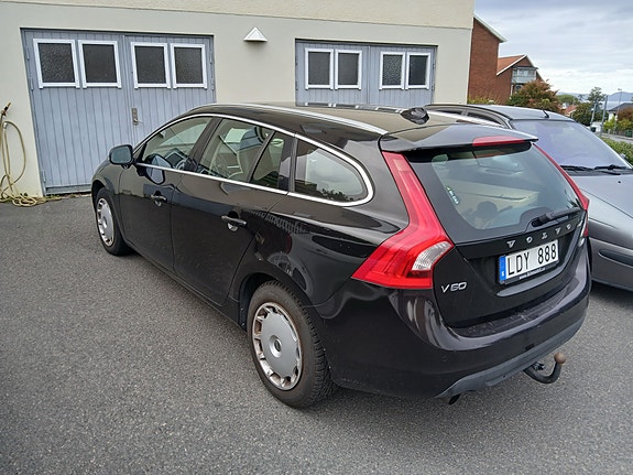 Volvo V60 4 of 8