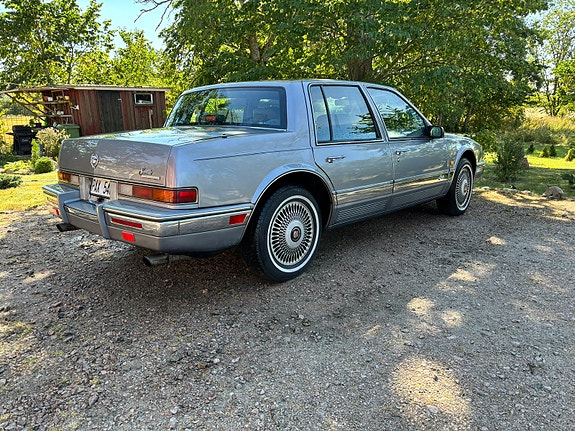 Cadillac Seville 5 of 8