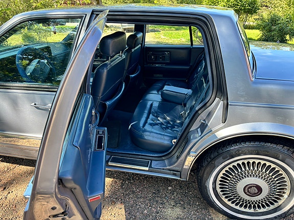 Cadillac Seville 6 of 8