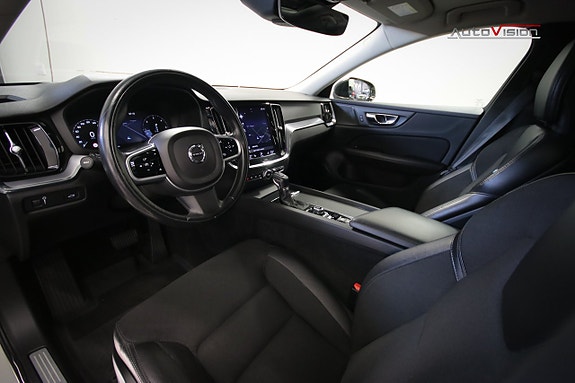 Volvo V60 11 of 30