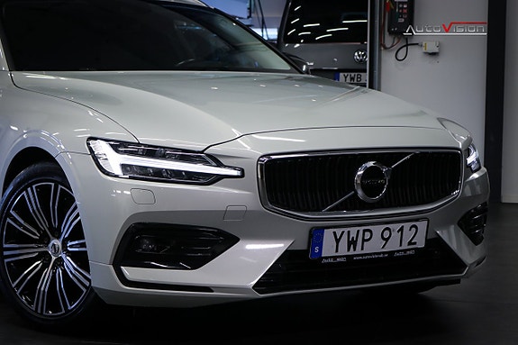 Volvo V60 4 of 30