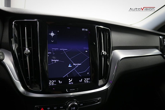 Volvo V60 13 of 30